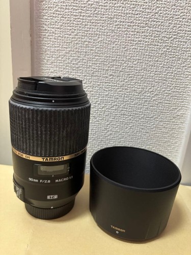 Tamron 90mm macro - f2.8,